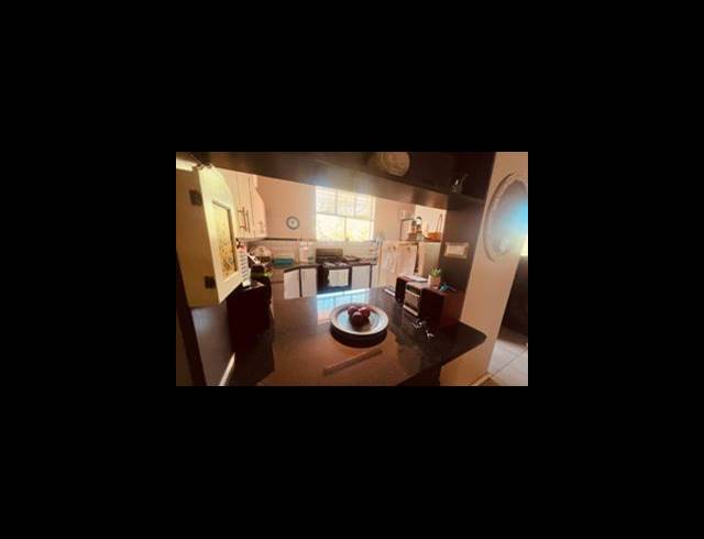 3 BEDROOM APARTMENT FOR SALE IN WONDERBOOM SOUTH